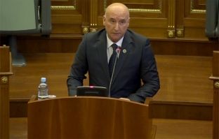 Berisha: Qytetarët edhe për një kohë të gjatë nuk do të kenë sigurime shëndetësore