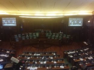 Kuvendi nuk voton rezolutat e propozuara nga Vetëvendosje