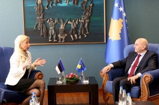 Mustafa diskuton proceset integruese evropiane të Kosovës me ambasadoren estoneze