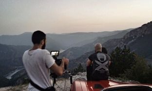  Adrian Gaxha vjen me “My Girl” [video]