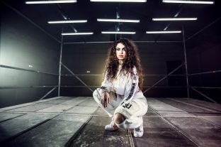  Dafina Kastrati, këngëtarja e re që synon “pushtimin” e Gjermanisë [video]