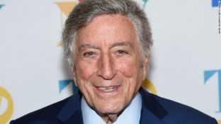 Tony Bennet i mbushi 90 vjet