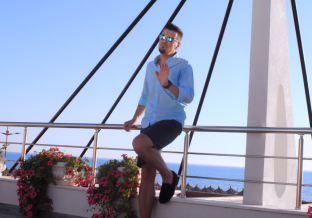  Vedat Ademi publikon këngën e re [video]