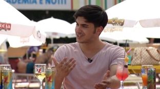  Neki Emra, Arilena Ara e Butrint Imeri në “Fllad”