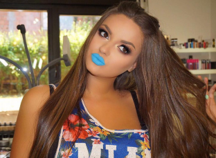 Enca në shtator publikon këngën e parë në gjuhën angleze