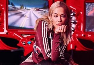 Rita lanson koleksionin e ri të veshjeve