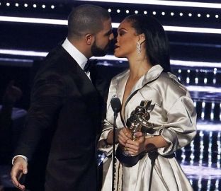 Drake zbulon lidhjen me Rihanën