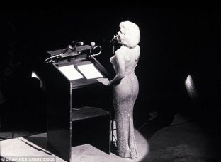 Shifra marramendëse për fustanin e Marilyn Monroe
