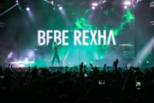 Bebe Rexha publikon video me 20 mijë fansa në Tiranë