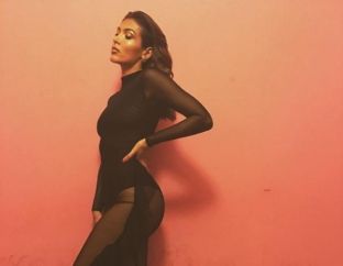 Nora shfaqet tërheqëse