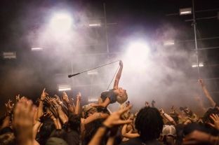 Lady Gaga sjell me videoklip “Perfect Illusion”