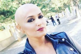 Eliza Hoxha publikon “Ecjen ti vazhdo” [video]