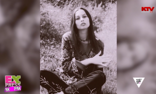 Kush është biondja në klipin “Makina e Memories” [video]