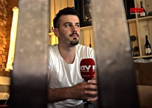  Qëndrim Berisha, nën kornizat e hip-hopit [video]