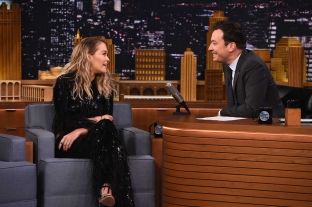 Në skenën e emisionit të Jimmy Fallonit performon një tjetër shqiptar