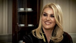 Ekskluzive: Leonora pranon se është në lidhje, por kush është princi? [video]