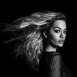 Rita Ora në rolin e modeles [video]