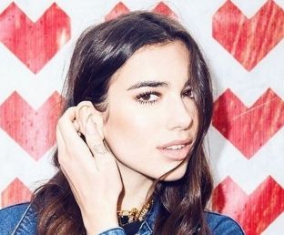 Dua Lipa lanson këngën “Room for 2” [video]