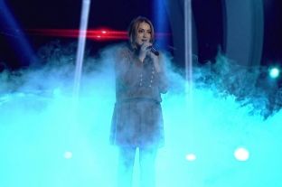 Eliza Hoxha publikon këngën “Vendi im” [video]