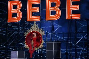 Bebe Rexha shkëlqen në “MTV EMA 2016”