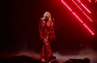  Zara Larsson mposht Bebe Rexhën për Yllin më të mirë të ri