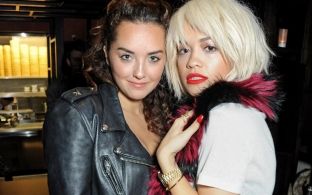 Elena Ora me një libër për suksesin e motrës së saj Rita Ora
