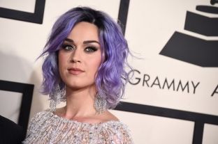 Katy Perry anulon koncertin, çifti Beckham e zëvendëson