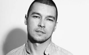  “Dashuri dhe urrejtje”, balada me të cilën Neki Emra synon “Eurovisionin”
