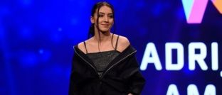 Adrijana, shqiptarja që është gati ta përfaqësojë Suedinë në Eurovizion [video]