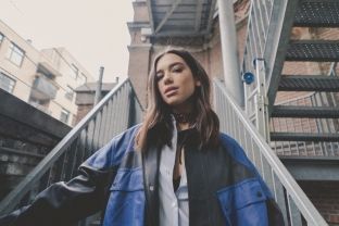 Dua Lipa po jeton ëndrrën [video]