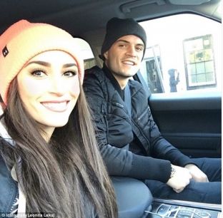 Xhaka kalon kohën me të fejuarën para ndeshjes me West Hamin