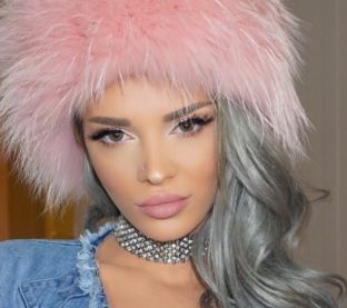 Era kërkon votën në garën ndaj Dua Lipës për çmimin EBBA [video]