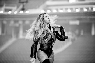 Beyonce, femra më e nominuar në histori të “Grammy”
