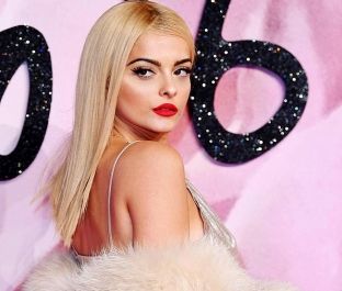  Bebe Rexha e “artë” në Suedi [foto]