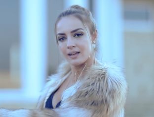  Super Mia, këngëtarja e re në skenën shqiptare [video]