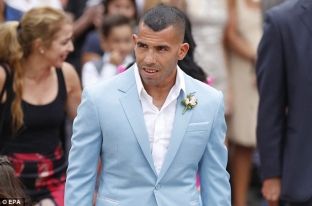 Martohet Carlos Tevez