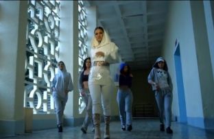 Dhurata Dora publikon këngën e re “Ayo” me Dj Geek [video]