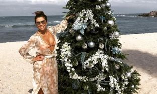 Eva Longoria vendos bredhin në plazh [foto]