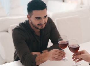  Enis Bytyqi publikon “Jena” [video]
