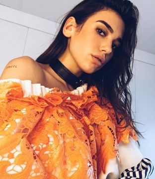 Kështu e priti Dua Lipa Vitin e Ri [video]