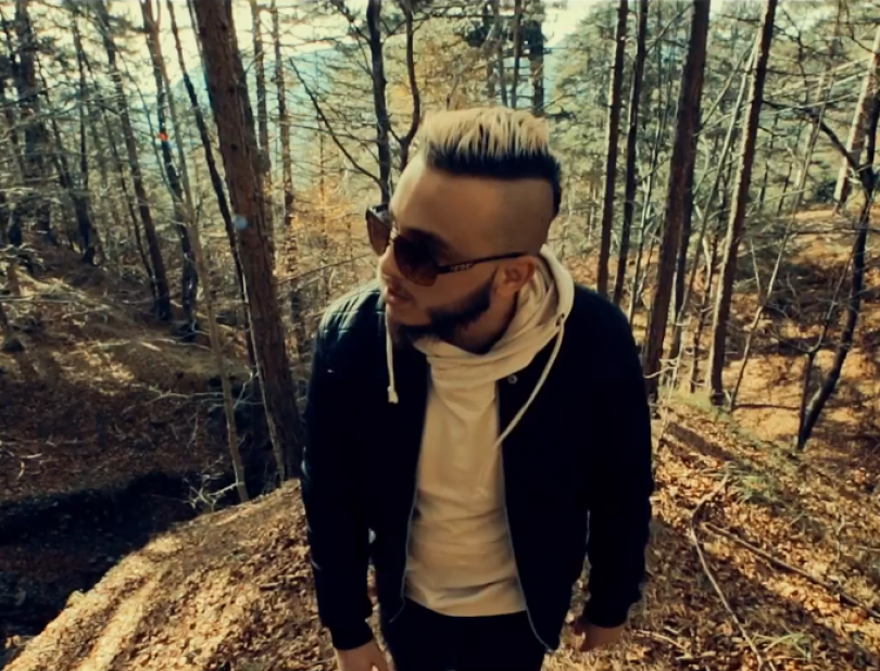  Irkenc Hyka i këndon “Xhanit” [video]