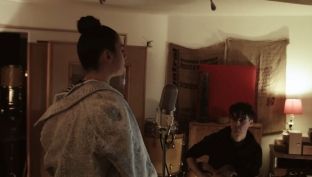 Dua Lipa interpreton këngën “I Would Rather Go Blind” të Etta James [video]