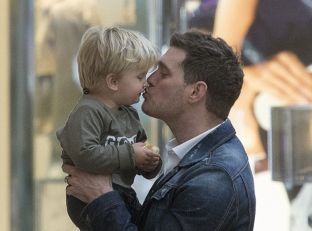 Buble anulon pjesëmarrjen në Brit Awards shkaku i djalit