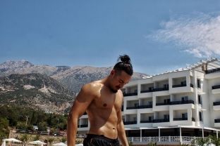  Nesër publikohet kënga e re e Capital T
