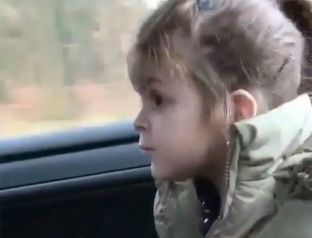  Majk impresionohet nga vajza që këndon këngën e tij [video]