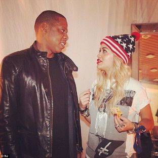 Rita Ora i uron shtatzëninë Beyonces [foto]