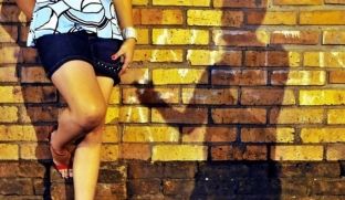 Një burrë dhe një grua arrestohen për prostitucion në Gjilan 