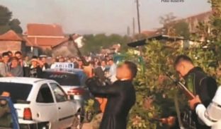 Të shtëna në ahengje, dy të arrestuar