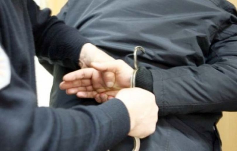 Mashtroi 8 persona në Lezhë për punësim në Austri, prangoset gjakovari