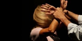 Vushtrriasi arrestohet pasi rrah vajzën e tij